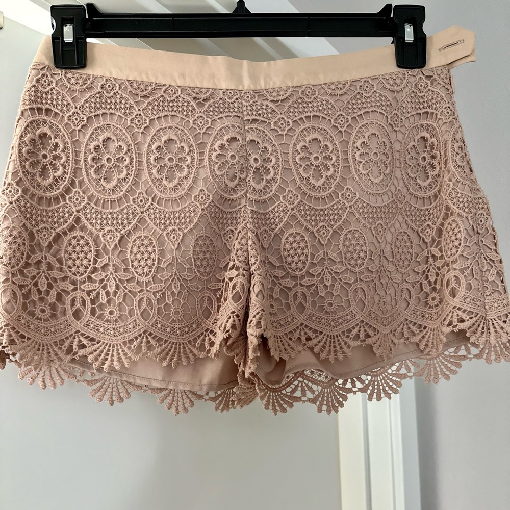 NWOT Club Monaco Beige Blush Lace Shorts